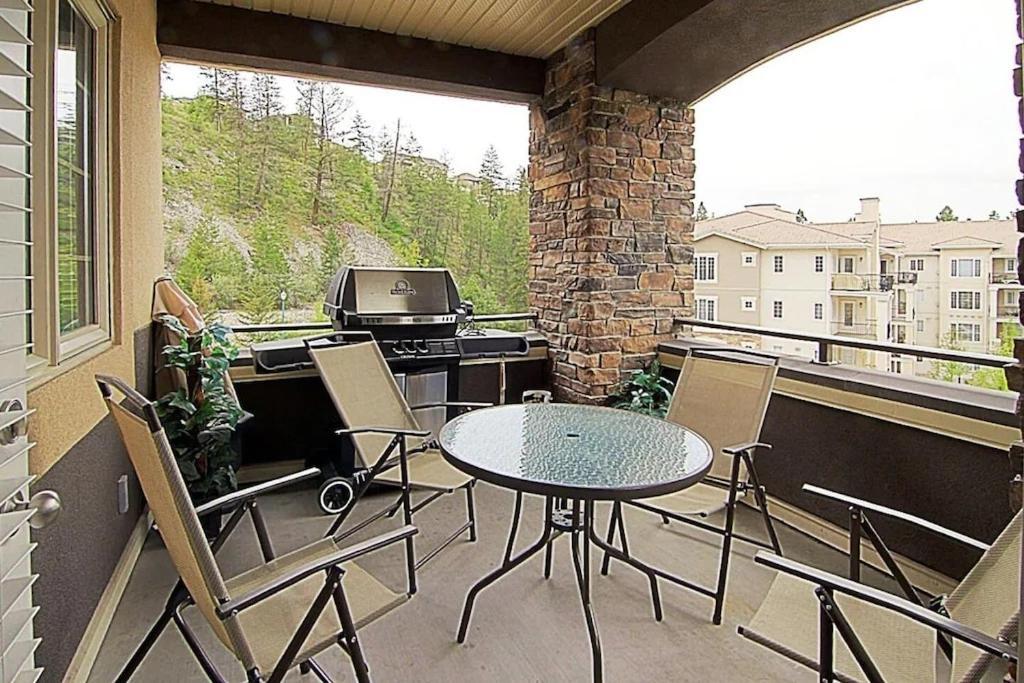 Pinnacle Pointe Resort By Discover Kelowna Resort Accommodations Exterior photo